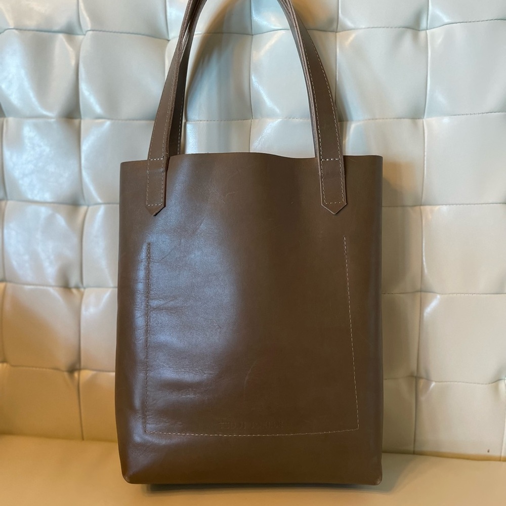 Teddi Joelle Essential Olive Leather Tote Bag - Picture 3 of 7